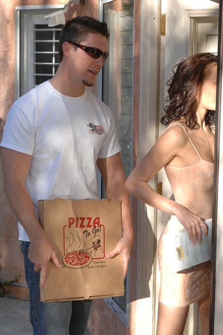 Busty MILF Alexandra Diamond gets shagged and facialized by a pizza-guy