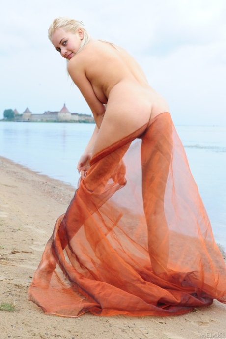 Glamorous teen Berry A showing her perfectly shaped tits & bush on the beach