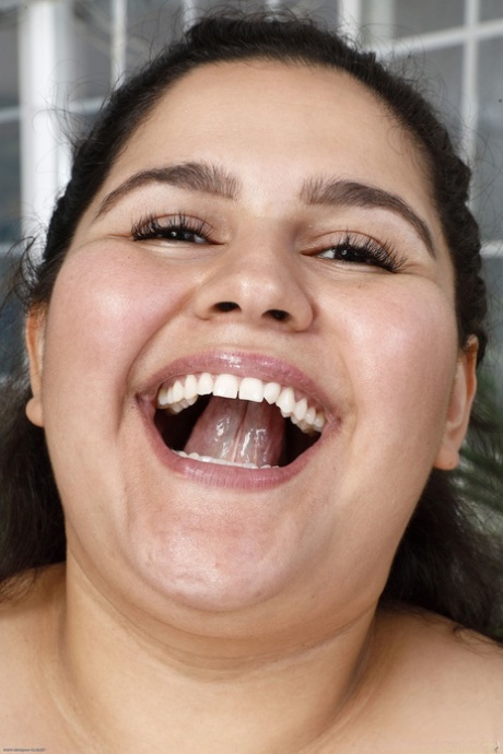 Chubby amateur Karla Lane doffs her red bodysuit and flaunts her juicy bush