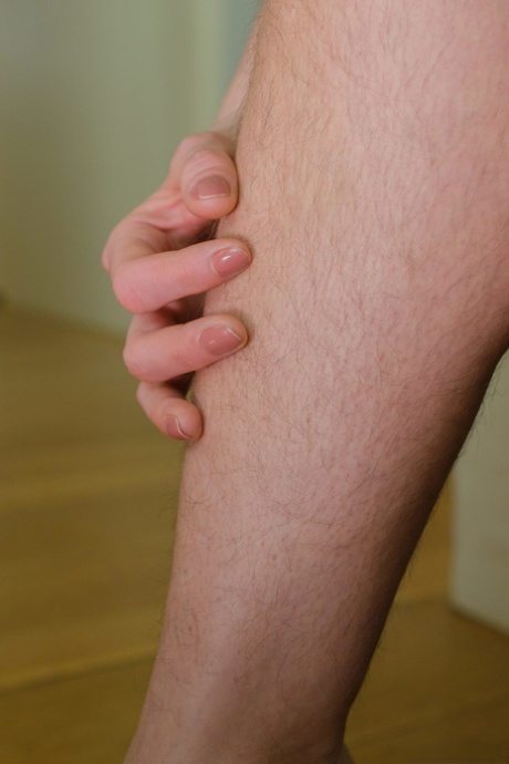 Hairy American housewife Katie Zucchini displays her furry crotch up close