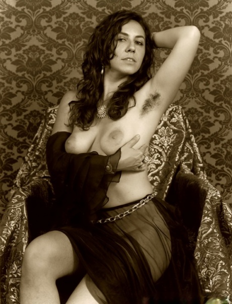 Amateur beauty Nikki Silver unveiling her hairy body at the vintage photoshoot