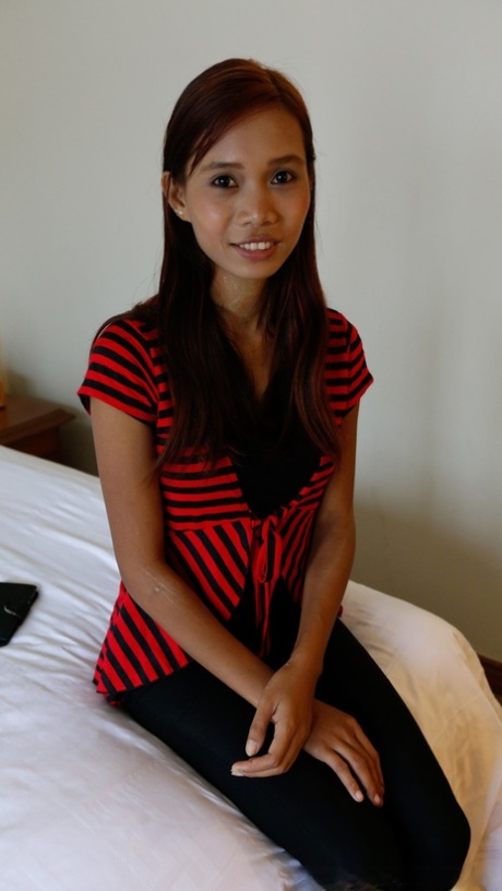 Skinny Asian babe Mimi B reveals her body before a POV bang session