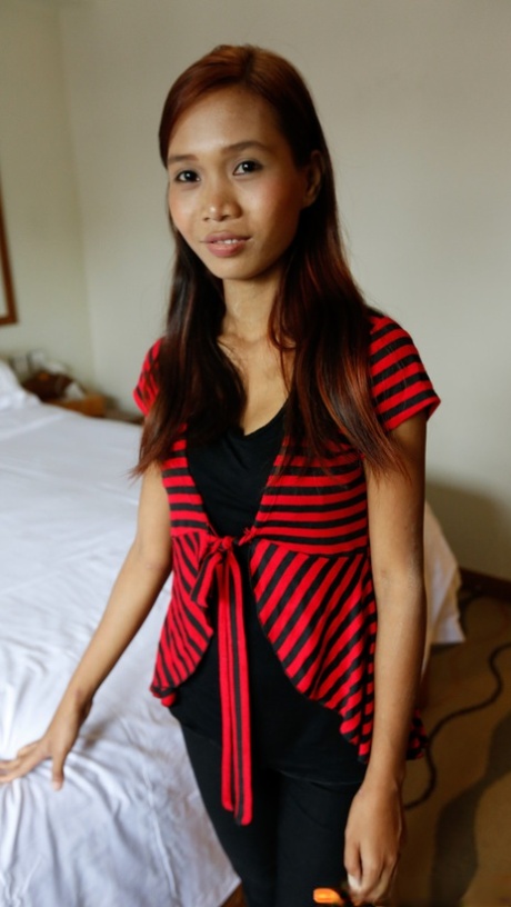 Skinny Asian babe Mimi B reveals her body before a POV bang session