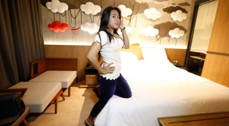 Adorable Filipina Nini undresses and flaunts her big ass and boobs