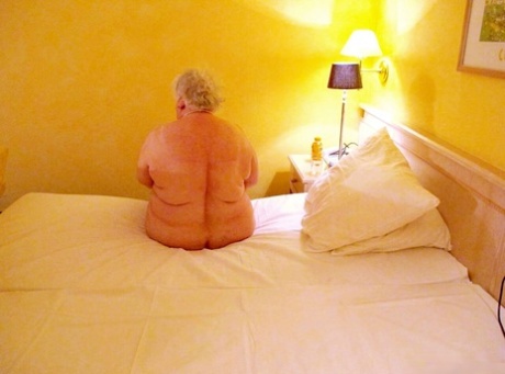Oma Geil performed by Marina P XXX Pics