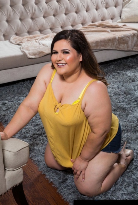 Fat teen Karla Lane exposes her massive ass and big nipples in a solo